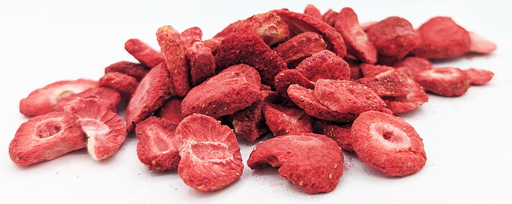 Freeze-dried strawberries for rabbits and rodents